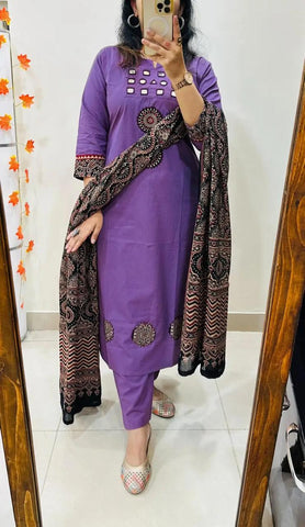 Elegant Purple Kurta Set with Statement Printed Dupatta